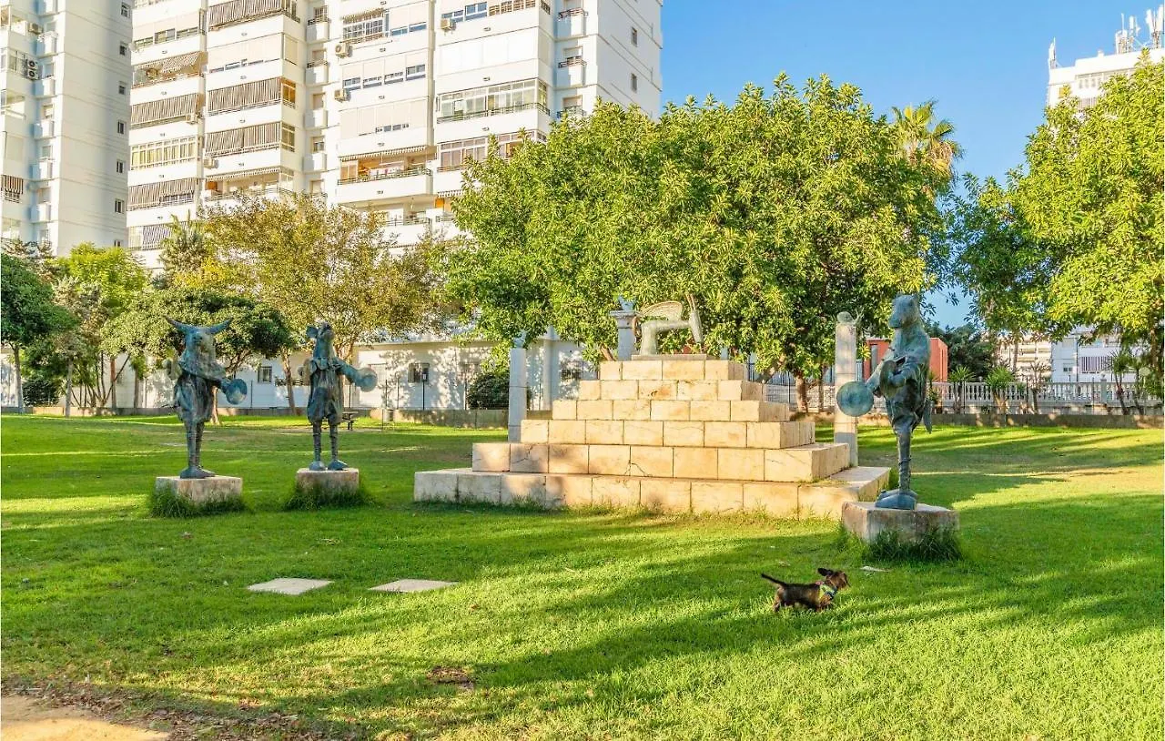 3 Bedroom Beautiful Apartment In Málaga